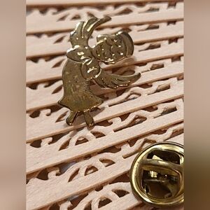 Unique Vintage Gold Cherub Lapel Pin